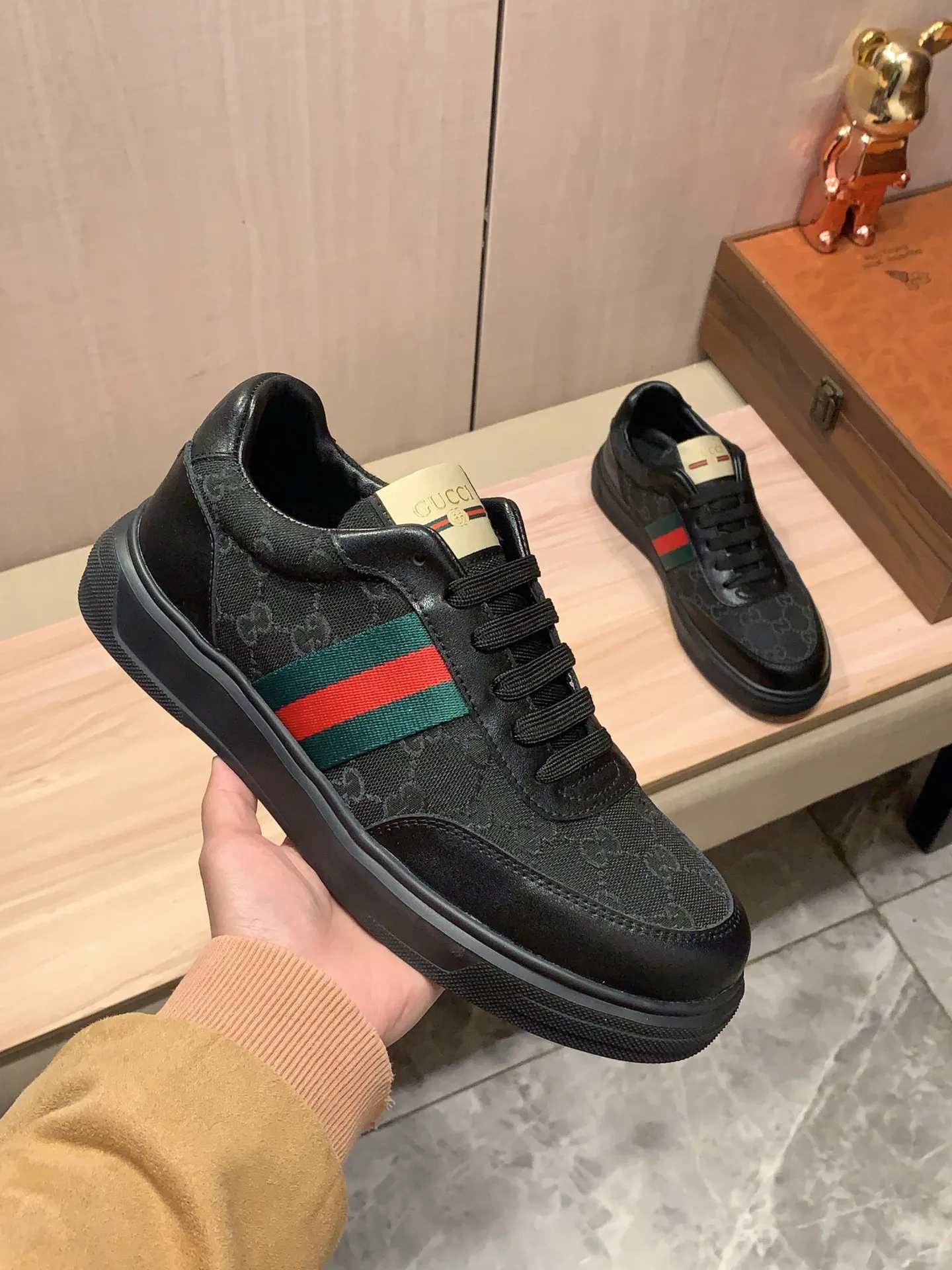 Men's Men's Shoes💰420💰💰🎩🎩[Lightning][Lightning] "Gucci*" The latest and most popular casual shoes, top brand [seduce] luxury ~ purchasing agency, top ~ quality. [Strong] The upper is made of imported breathable cowhide with material ➕ breathable sheepskin feet (•) and fine workmanship. The original stylish and stylish soft rubber wear-resistant and non-slip outsole is light and comfortable on the feet. The real thing looks better when photographed in person. 111: code: 38-44, 3️⃣ colors selected
